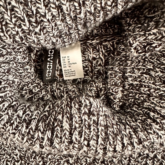 H&M Divided Long Turtleneck Sweater (M) - Picture 9 of 10